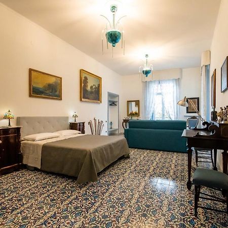 D'Angleterre Guest House Salerno Bagian luar foto