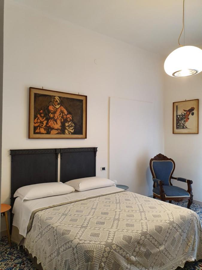 D'Angleterre Guest House Salerno Bagian luar foto