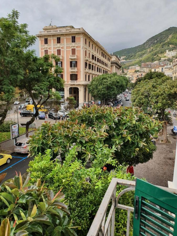 D'Angleterre Guest House Salerno Bagian luar foto