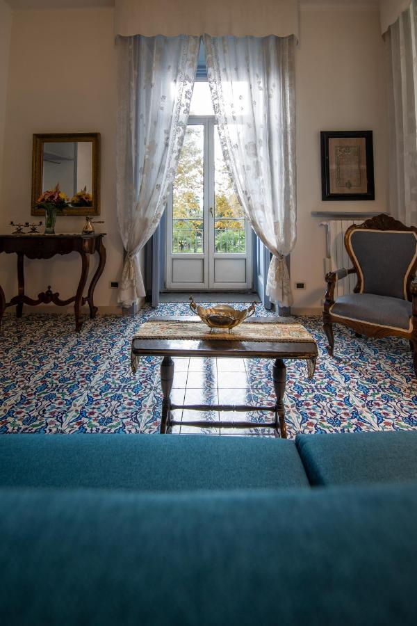 D'Angleterre Guest House Salerno Bagian luar foto