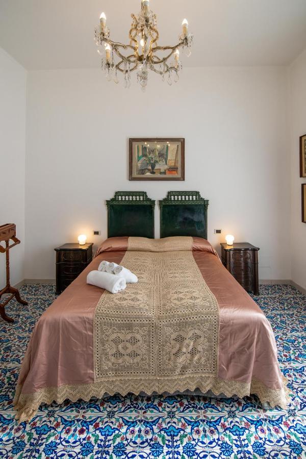 D'Angleterre Guest House Salerno Bagian luar foto