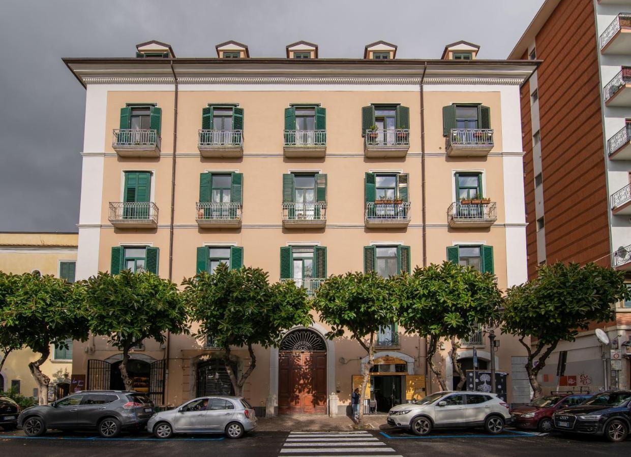 D'Angleterre Guest House Salerno Bagian luar foto