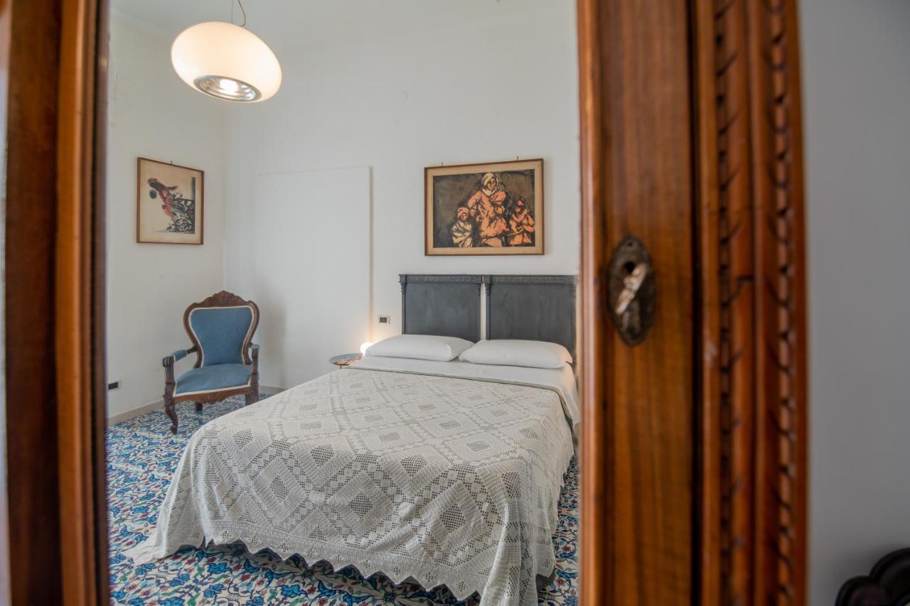 D'Angleterre Guest House Salerno Bagian luar foto