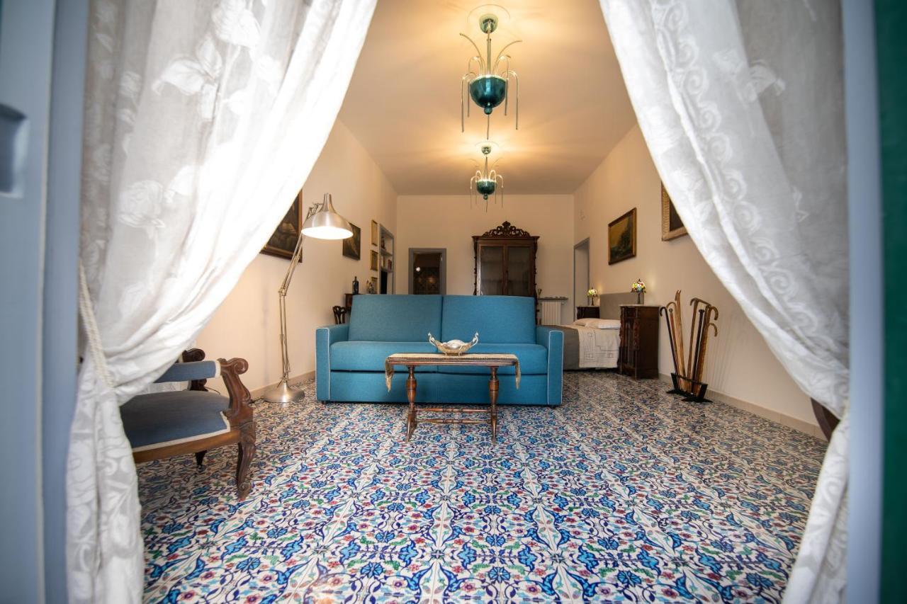 D'Angleterre Guest House Salerno Bagian luar foto
