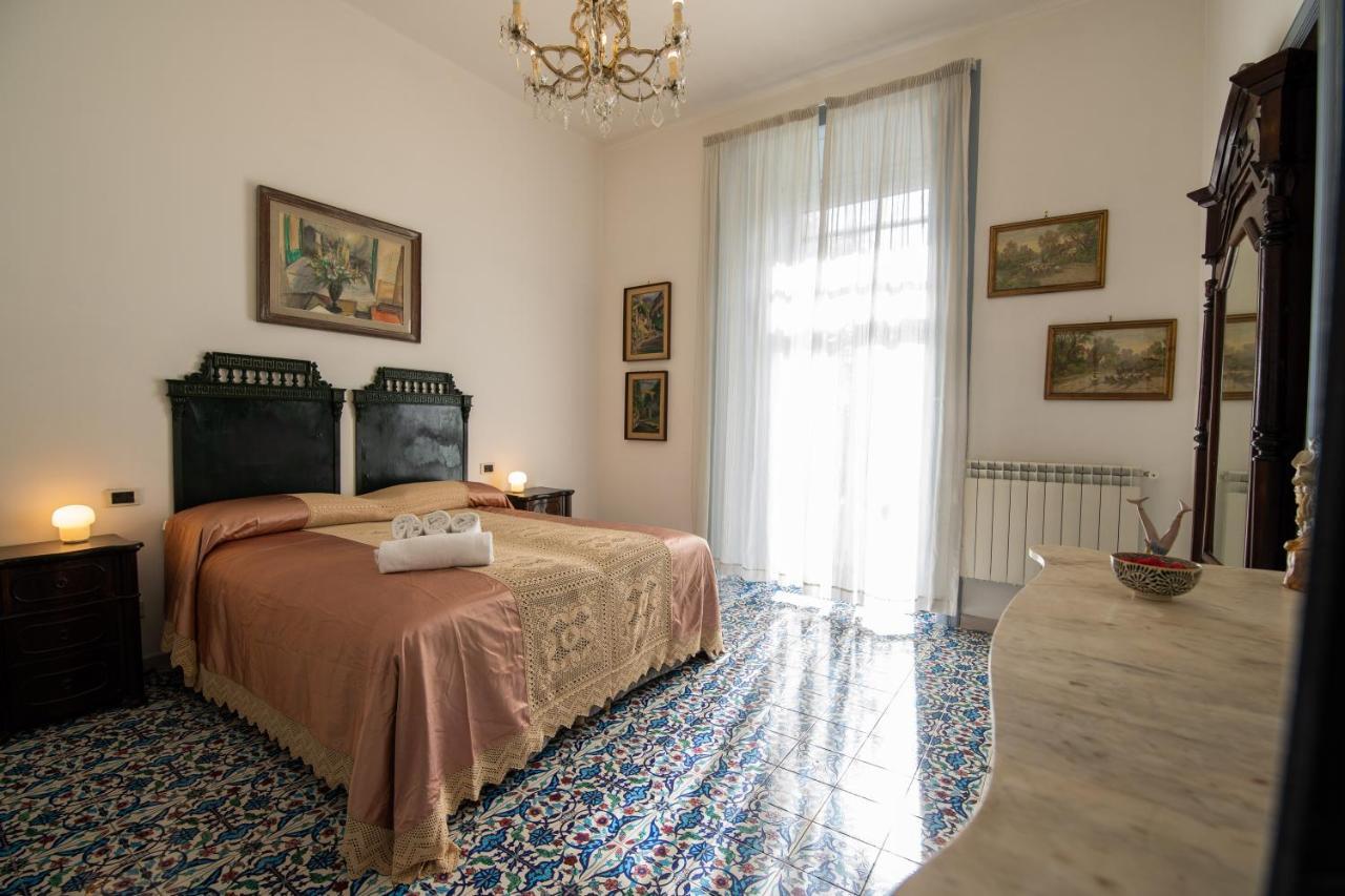 D'Angleterre Guest House Salerno Bagian luar foto
