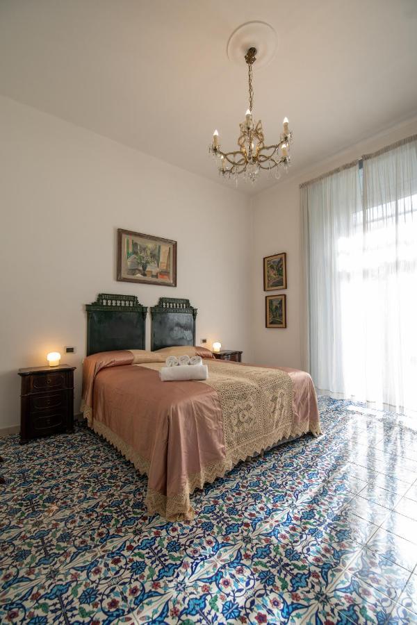 D'Angleterre Guest House Salerno Bagian luar foto