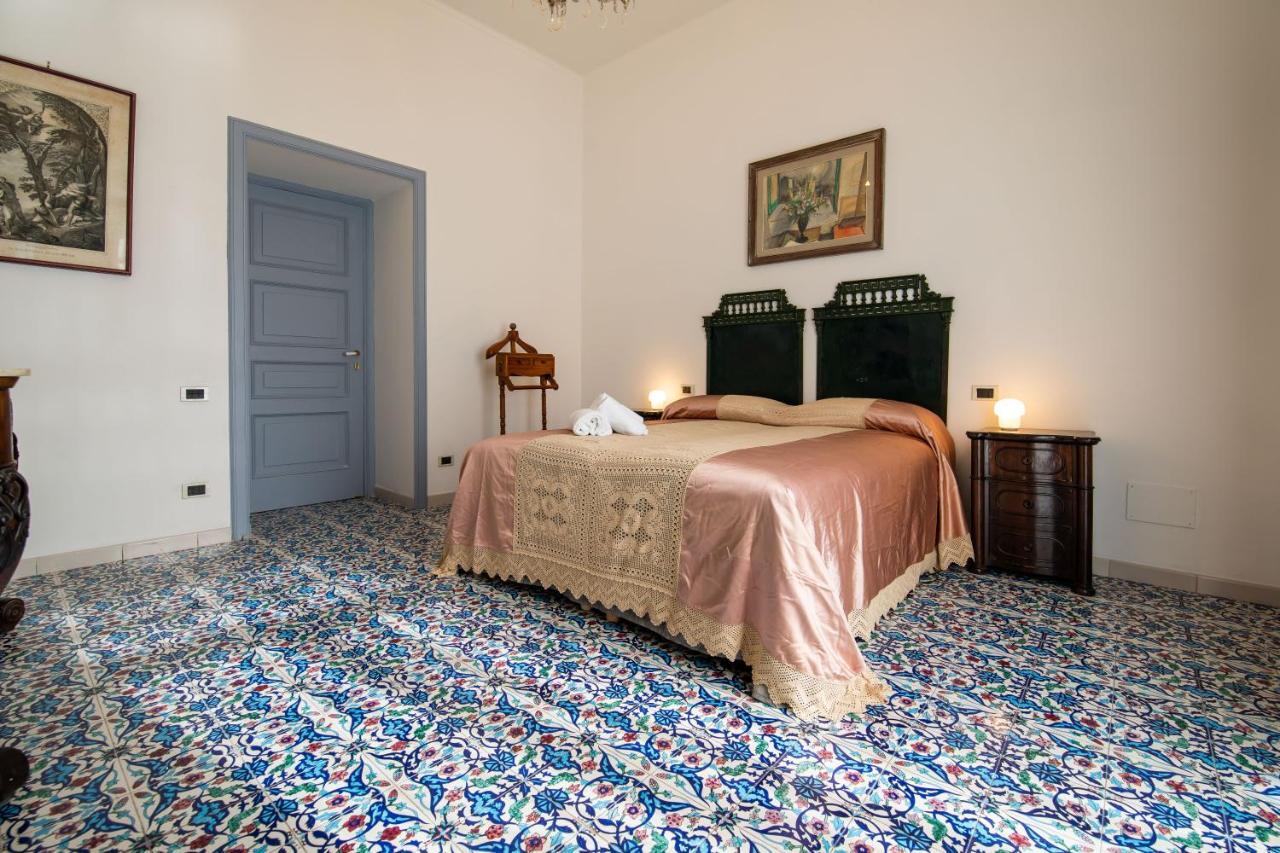 D'Angleterre Guest House Salerno Bagian luar foto