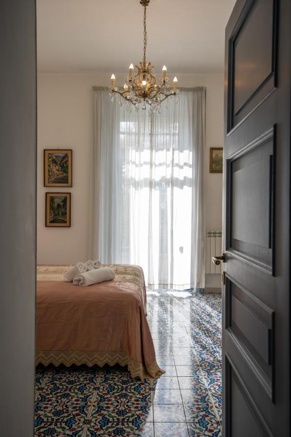 D'Angleterre Guest House Salerno Bagian luar foto